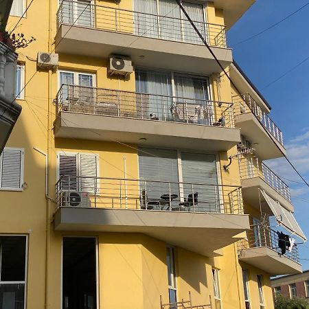 White Luxury Apartment Shkoder Exterior photo