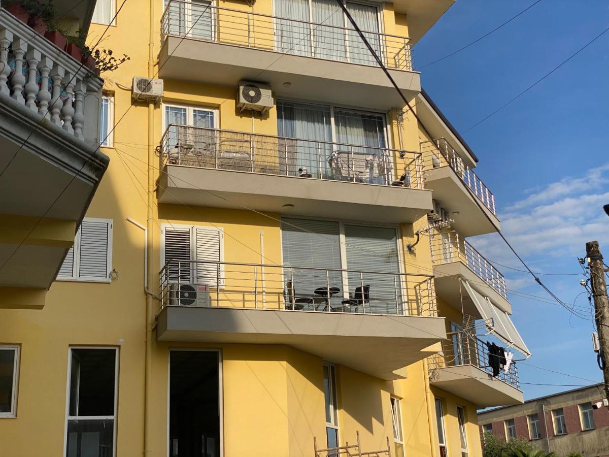 White Luxury Apartment Shkoder Exterior photo