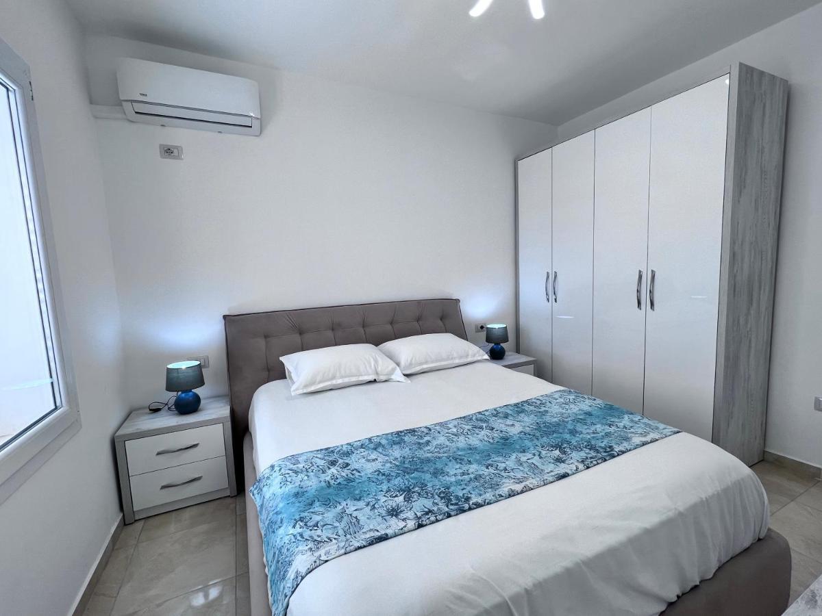 White Luxury Apartment Shkoder Exterior photo