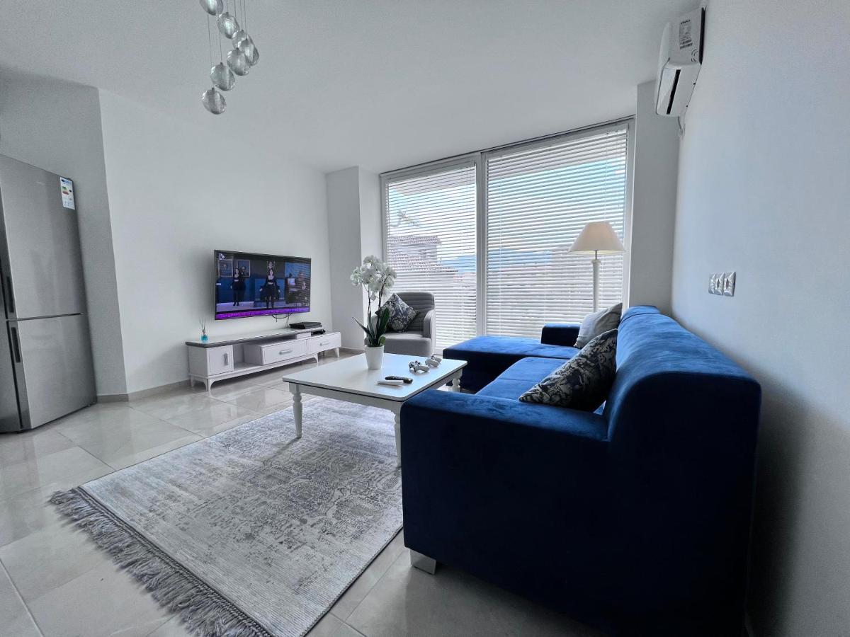 White Luxury Apartment Shkoder Exterior photo